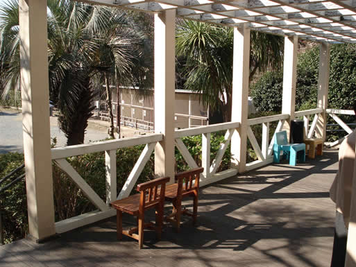 ���X�g�n�E�X